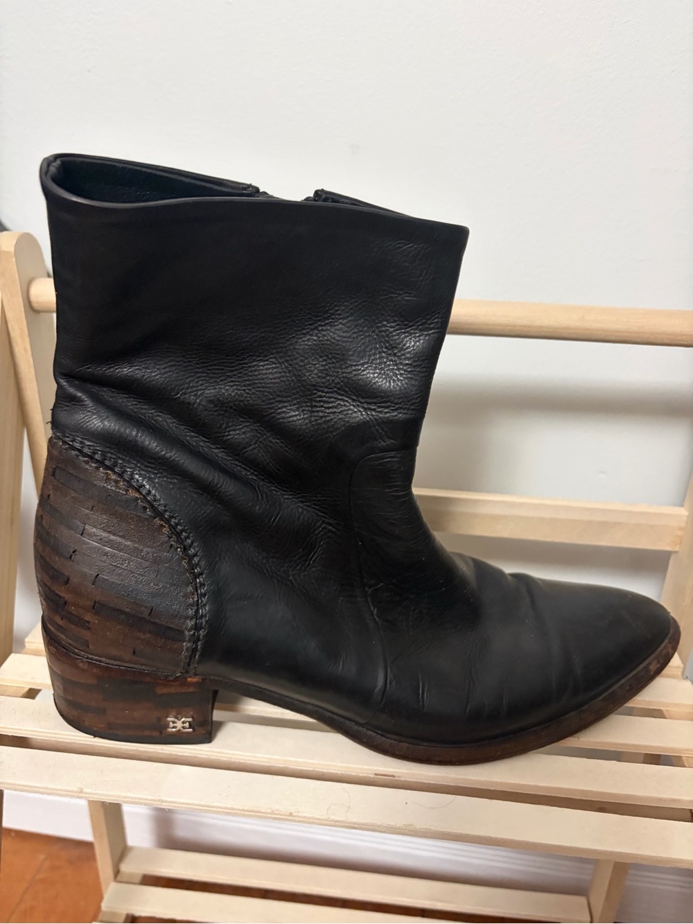 Sam Edelman Size 8 Black and Brown Leather Ankle Booties with Zip Pointed Toes.